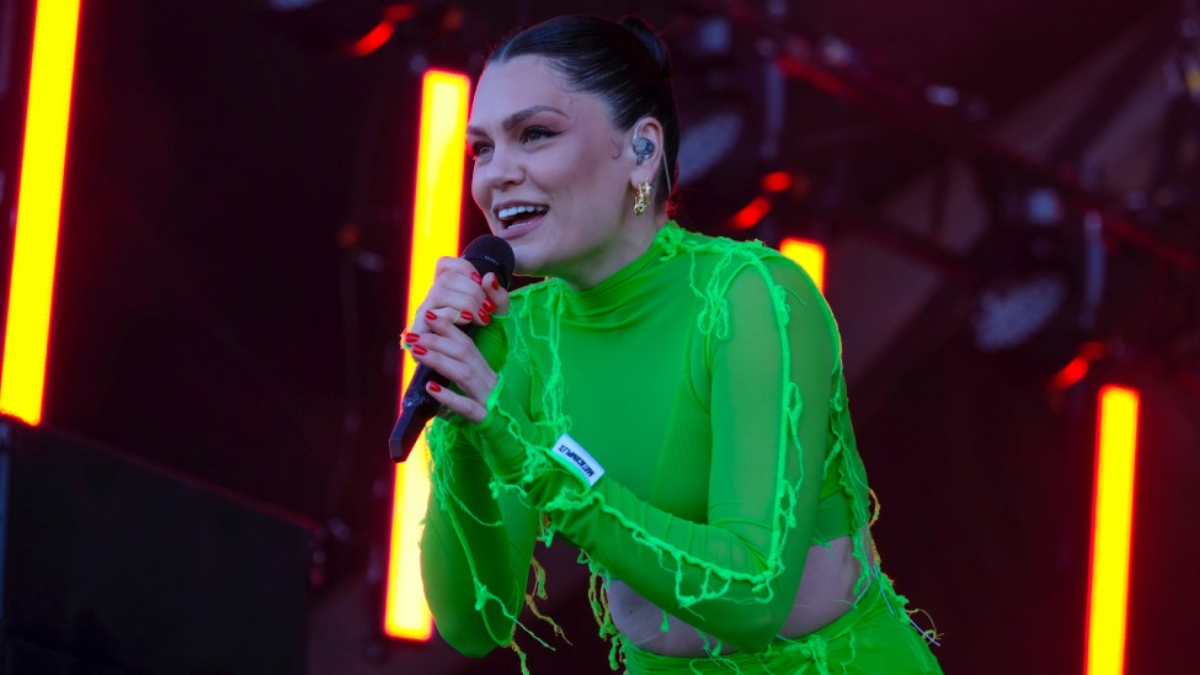 Jessie J confirma show no The Town em meio ao tratamendo do câncer de mama