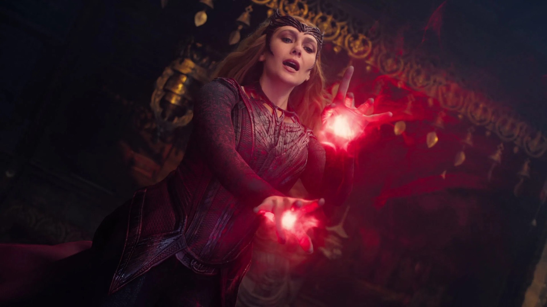 Elizabeth Olsen como Feiticeira Escarlate em Doutor Estranho no Multiverso da Loucura (Reprodução / Marvel)