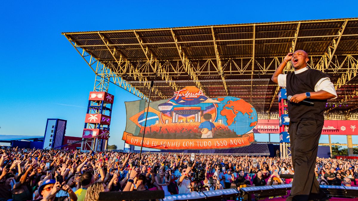 Thiaguinho celebra 10 anos de Tardezinha com álbum ao vivo e datas finais da turnê; veja!