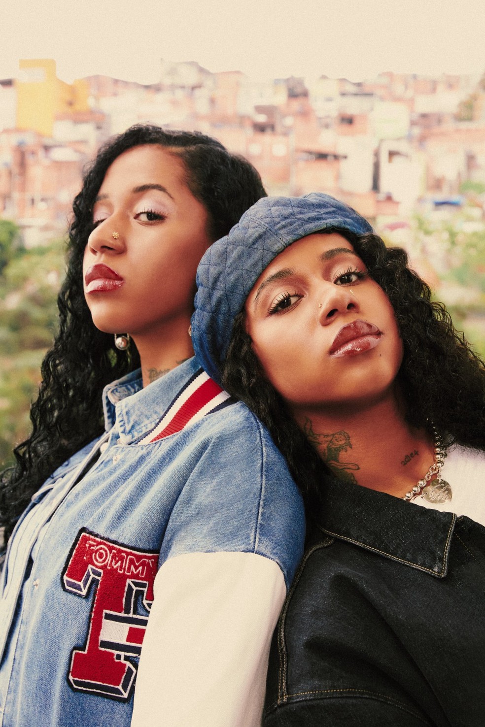 SERENA & VENUS — Tasha & Tracie entregam crônica potente sobre amor, cárcere e resistência