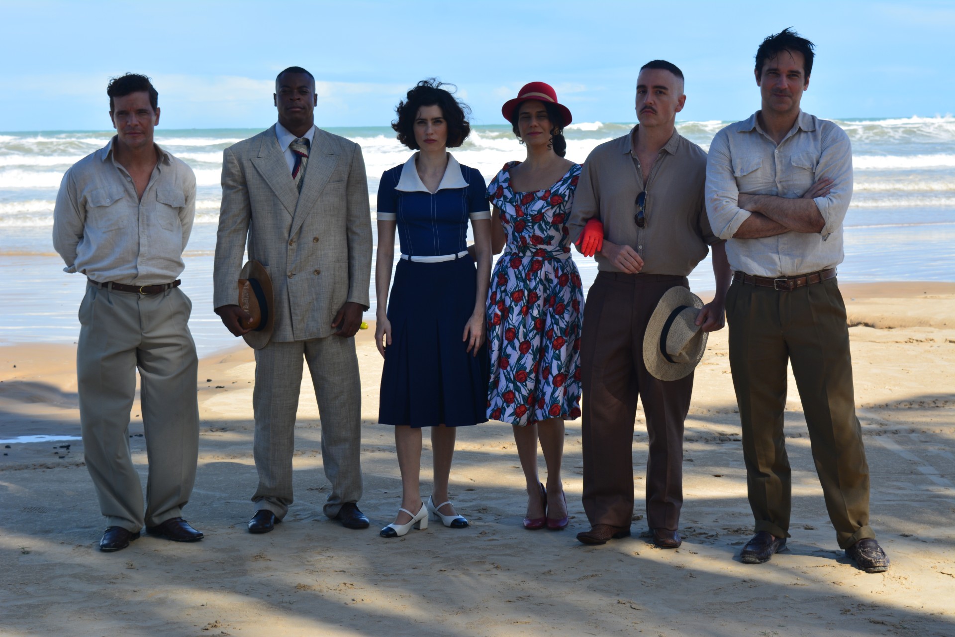 Elenco de Corações Naufragados (Divulgação / Michele Becker)