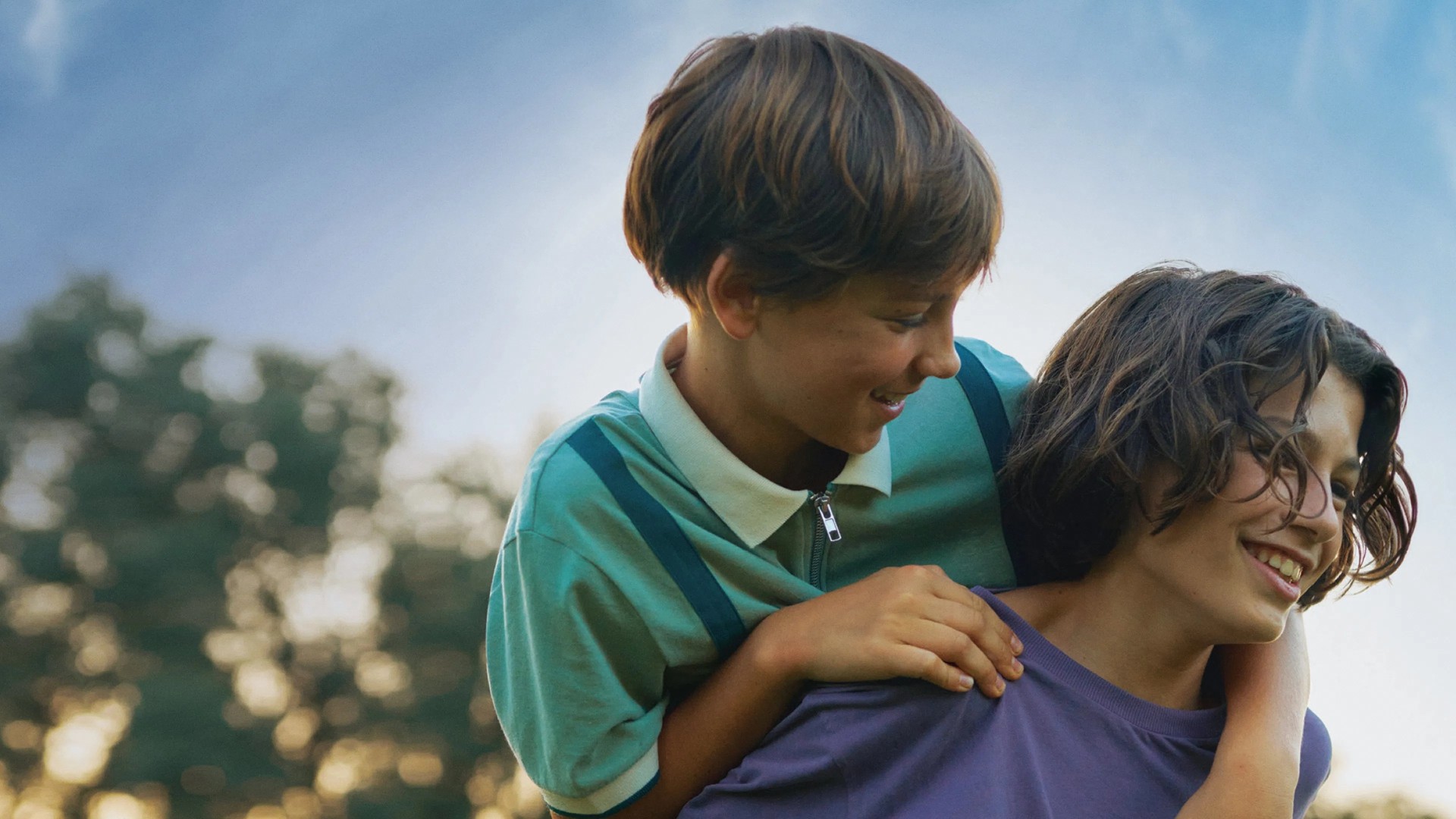 Corações Jovens emociona ao retratar o despertar do amor e da aceitação