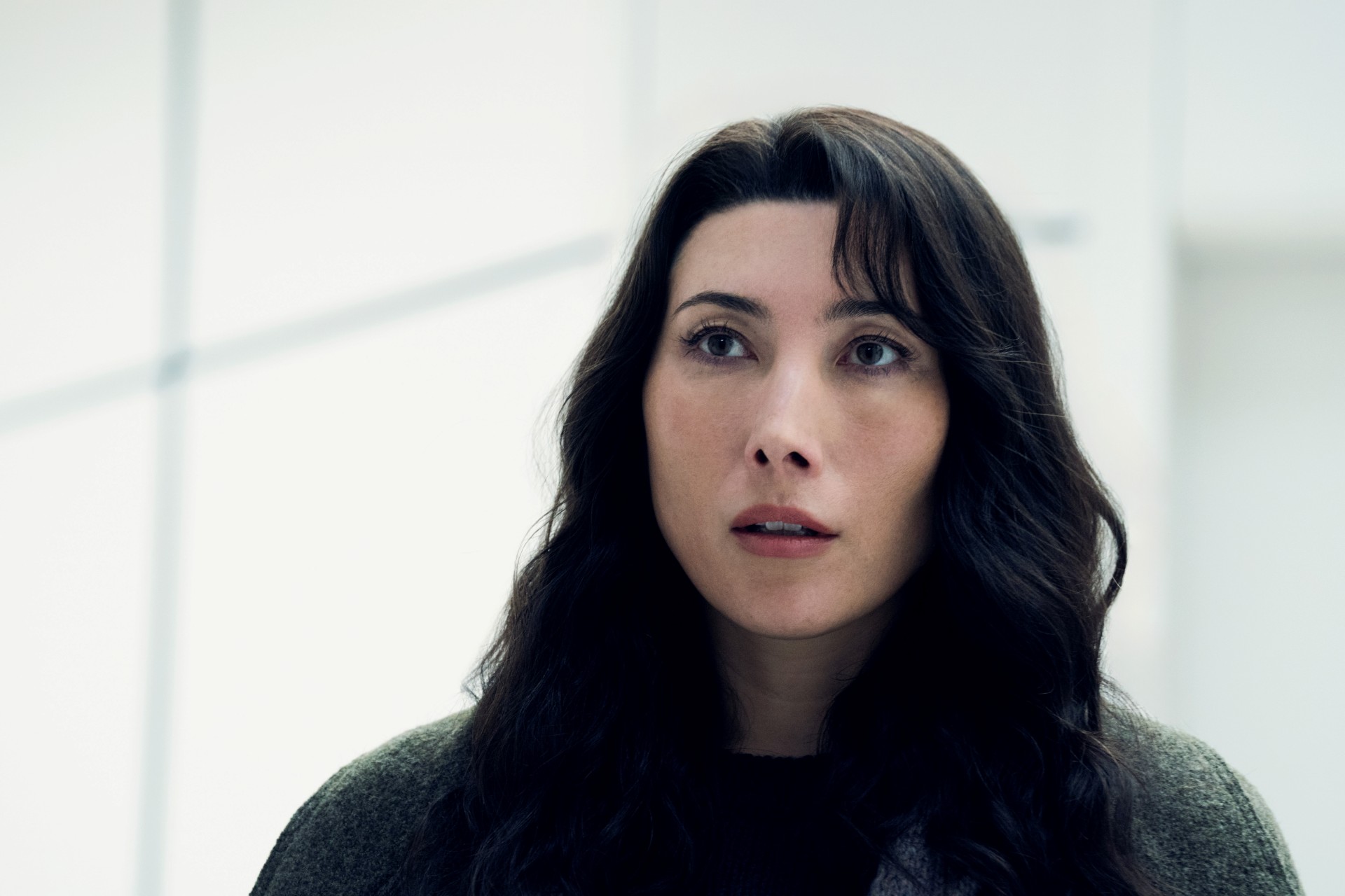 Dichen Lachman como Ms. Casey em Ruptura (Divulgação / Apple TV)