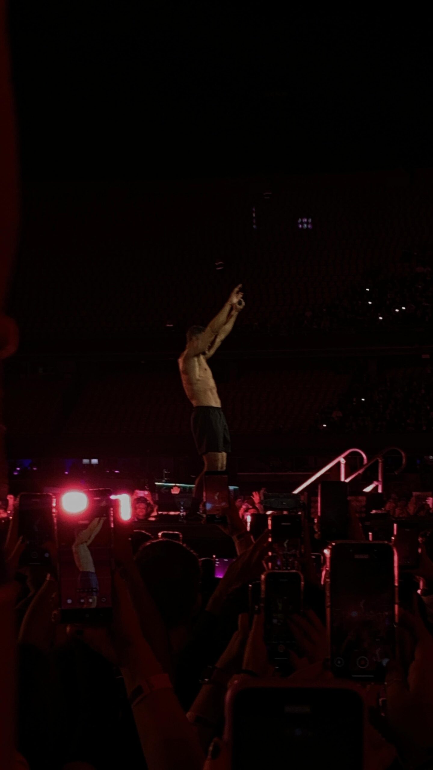 Imagine Dragons anima o público paulista em show lotado no Morumbis