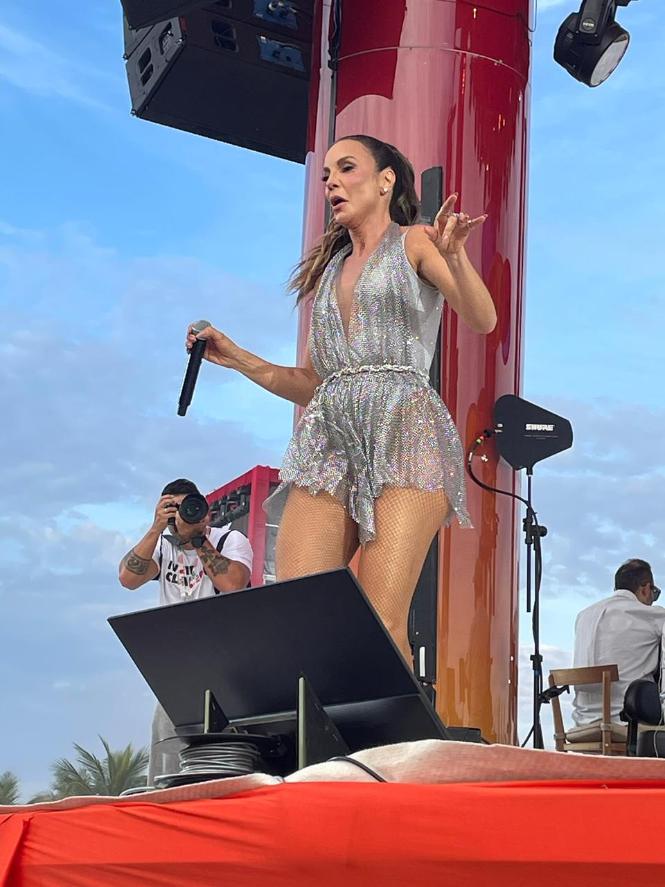 Ivete Sangalo faz o Rio vibrar com "Ivete Clareou"; confira