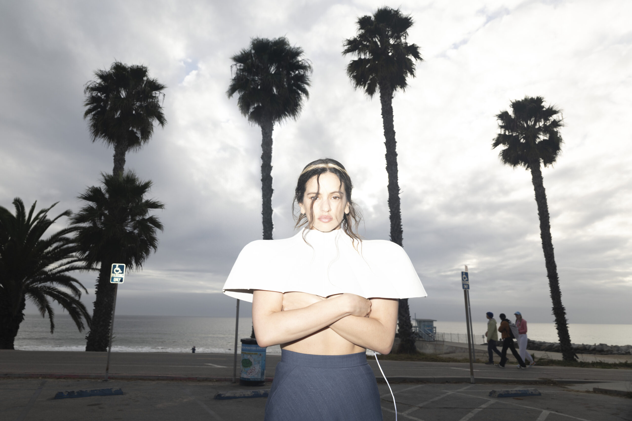 Rosalía anuncia show único no Rio em 10 de agosto de 2026, com a Lux Tour levando o novo álbum à Farmasi Arena; confira preços, serviço completo e detalhes dos ingressos.