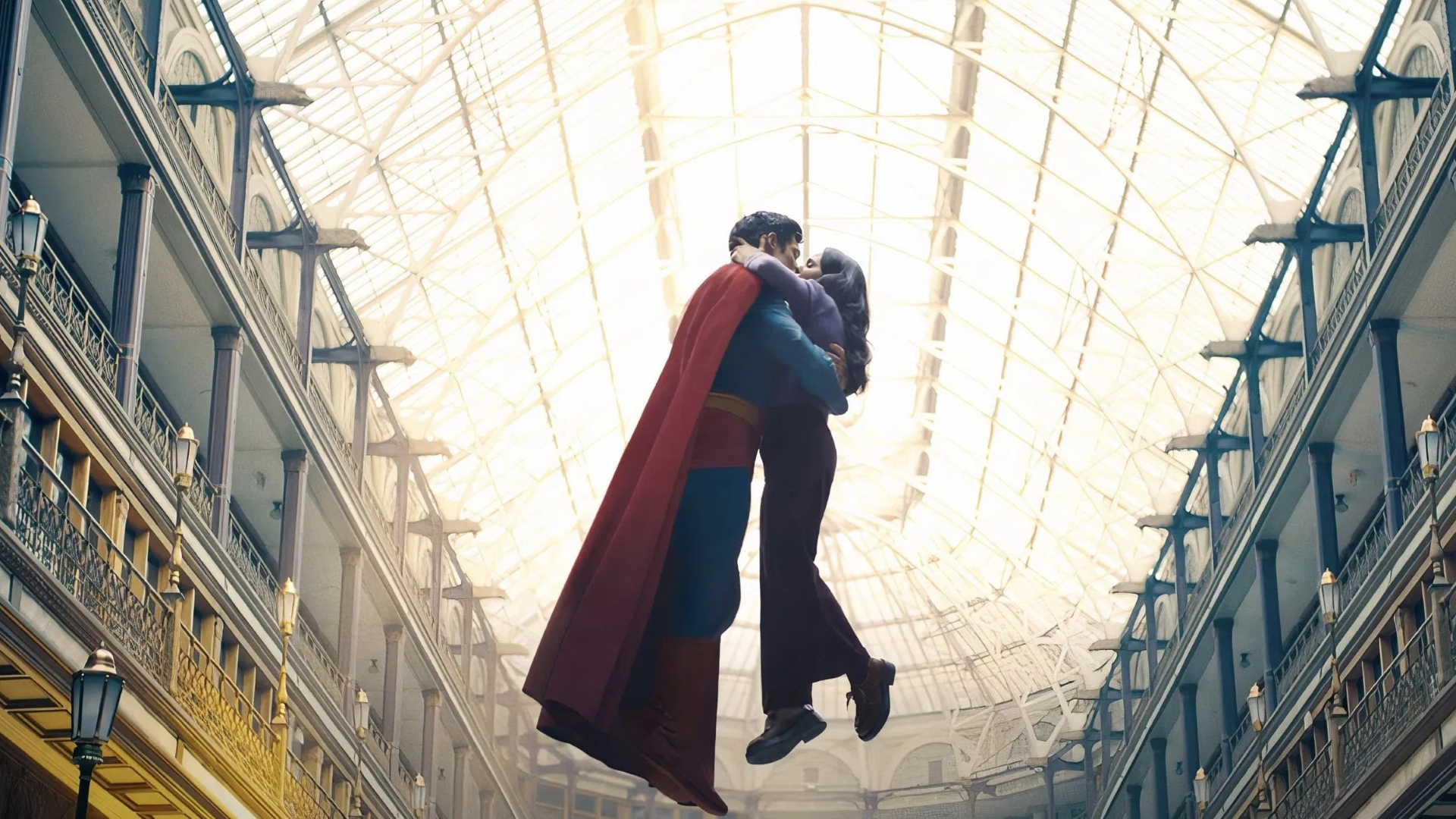 Superman (David Corenswet) e Lois Lane (Rachel Brosnahan) em Superman (Reprodução / DC Studios)