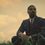 Michael B. Jordan em Pecadores (Reprodução / Warner Bros.)