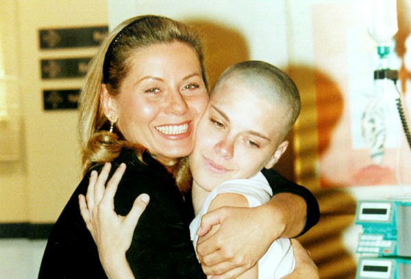 Vera Fischer foi a Helena em 'Laços de Família', novela em que Carolina Dieckmmann raspou o cabelo em cena icônica — Foto: Roberto Steinberger/Acervo Globo