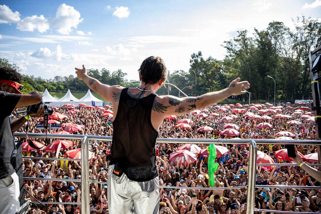 Di Ferrero estreia trio no Carnaval SP