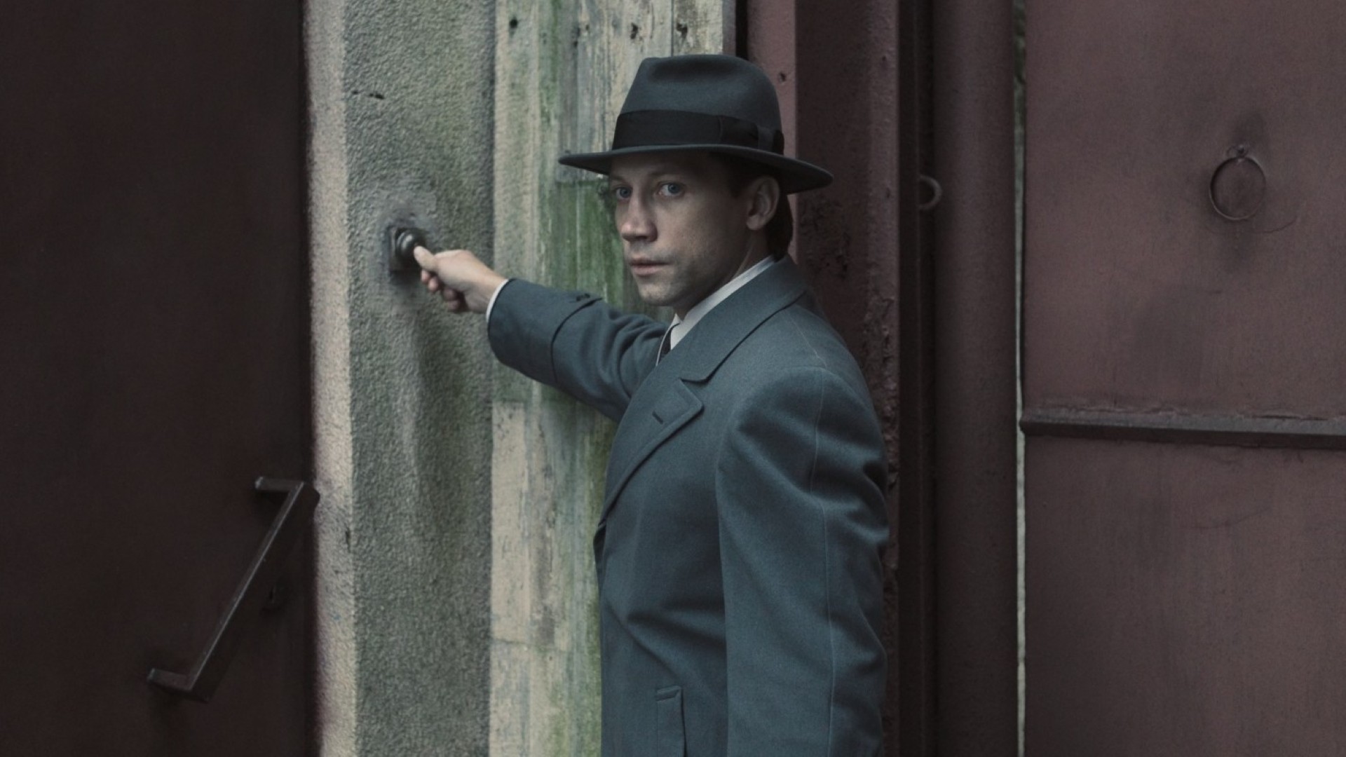 Aleksandr Kuznetsov como Alexander Kornyev em Dois Procuradores (Reprodução/Retrato Filmes)