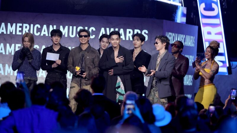 BTS domina AMAs 2026 e Sabrina Carpenter surpreende