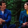 Callum Turner e Elizabeth Olsen em cena de Eternidade, filme que integra a lista para o dia dos namorados